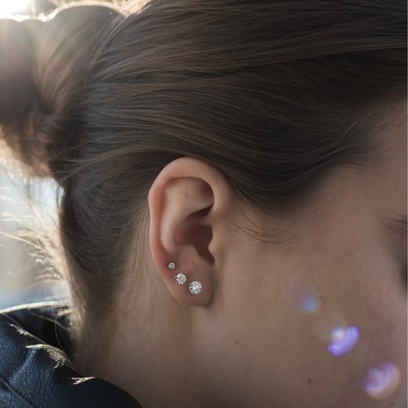 White Gold Studs - Picture 6 of 6